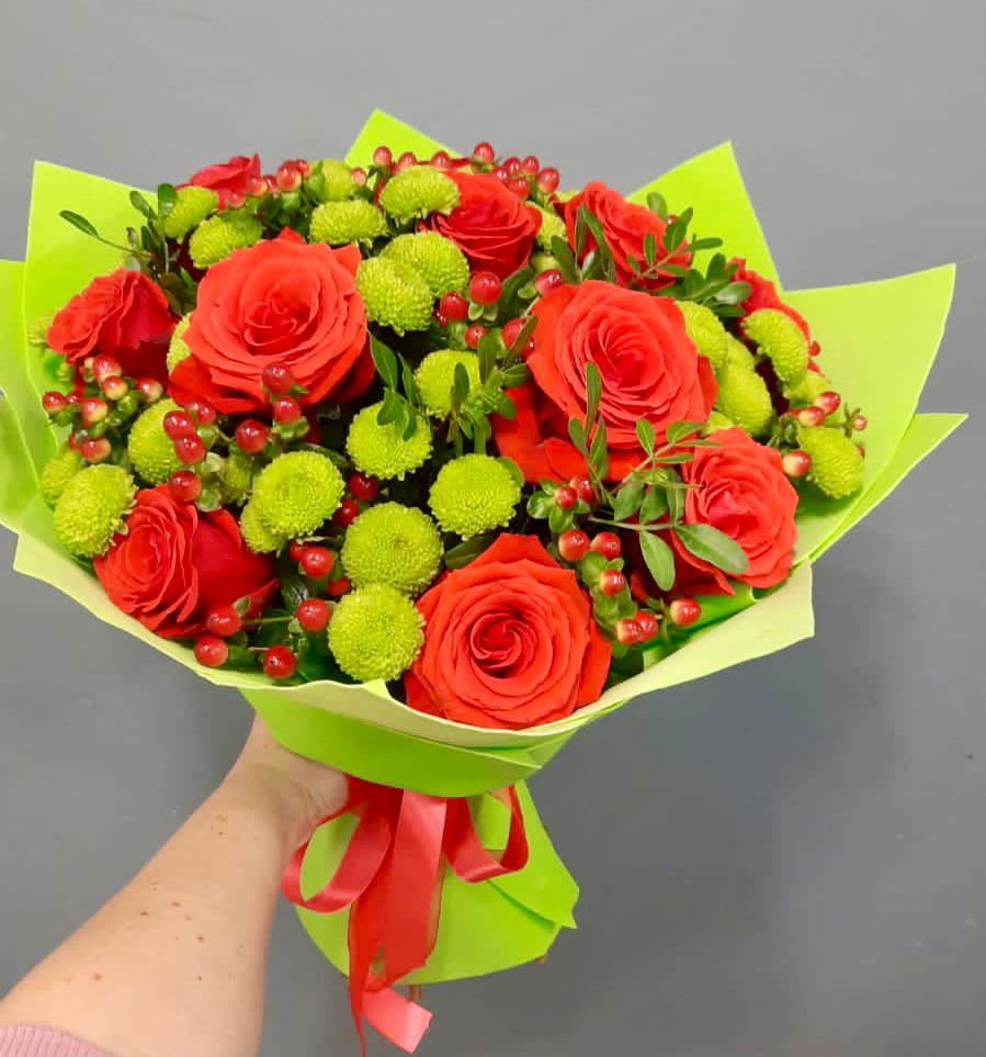 Букет цветов из: Хризантемы и Розы в Караваево Костромской области