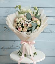 Букет цветов из:  Розы и Лизиантусы в Караваево Костромской области