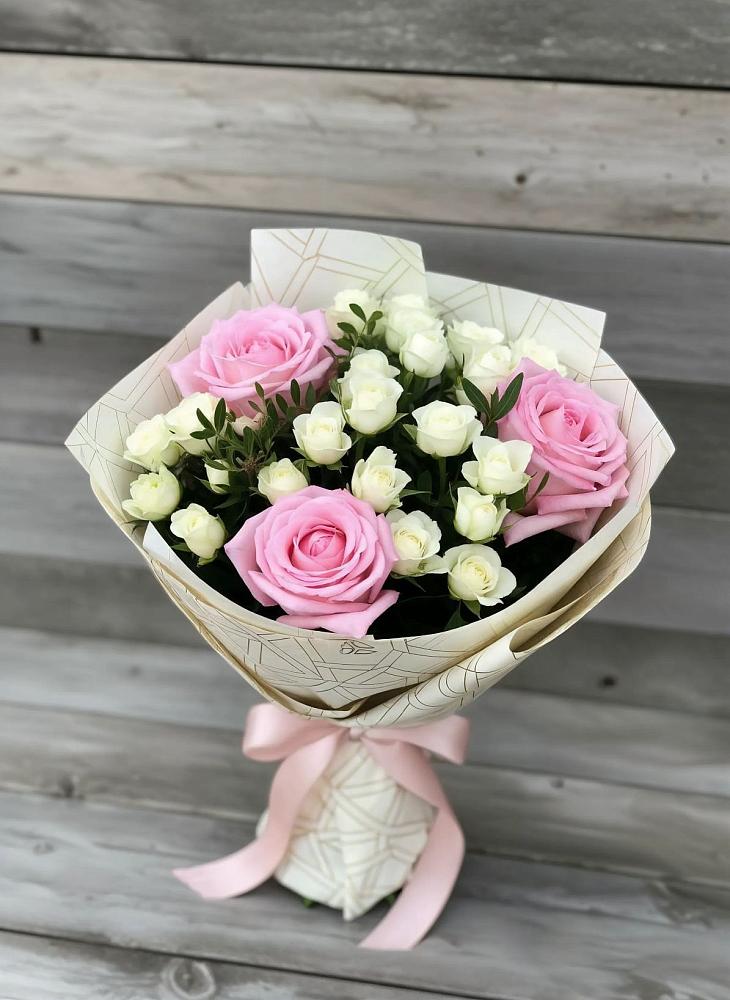 Букет цветов из: Розы в Караваево Костромской области
