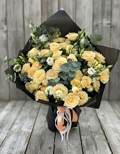 Букет цветов из:  Розы и Лизиантусы в Караваево Костромской области