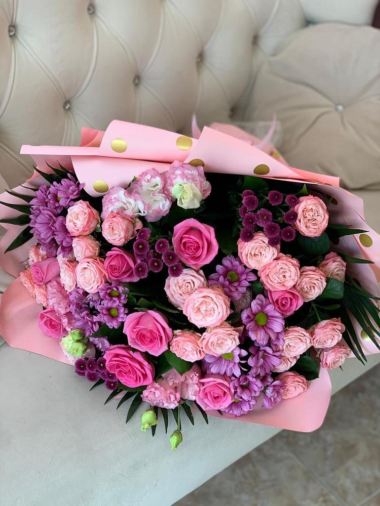 Букет цветов из: Хризантемы, Розы и Лизиантусы в Караваево Костромской области