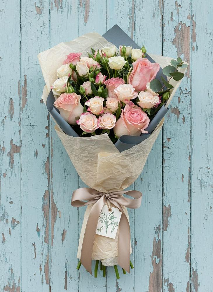 Букет цветов из: Розы в Караваево Костромской области