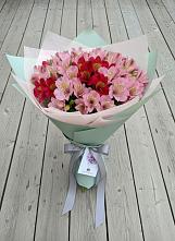 Букет цветов из:  Альстромерии в Караваево Костромской области