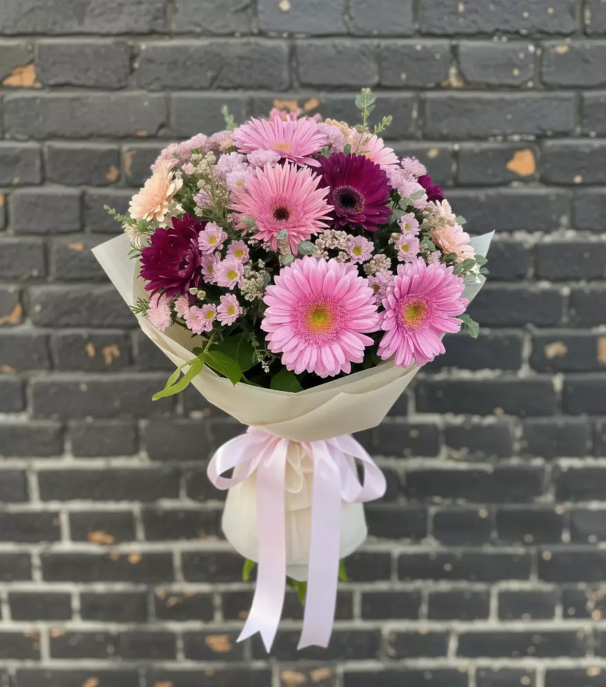 Букет цветов из: Герберы и Хризантемы в Караваево Костромской области