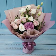 Букет цветов из:  Розы и Лизиантусы в Караваево Костромской области