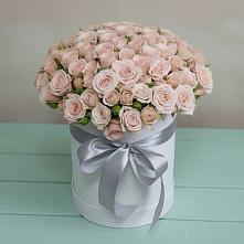 Цветочная композиция из Розы в шляпной коробке в Караваево Костромской области