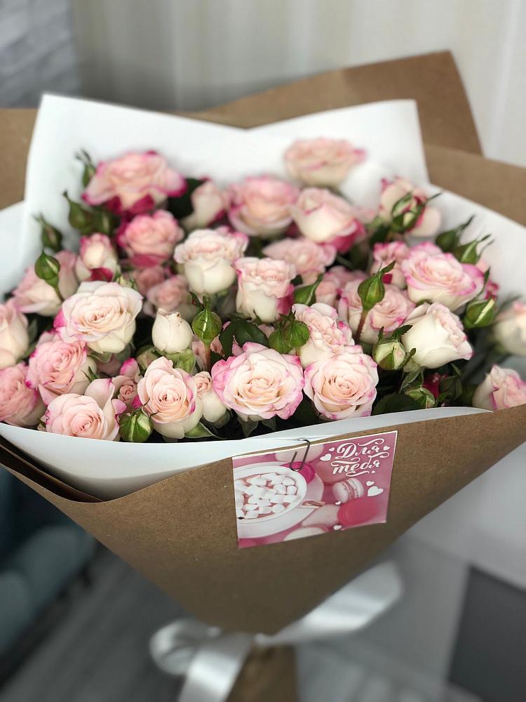 Букет цветов из: Розы в Караваево Костромской области