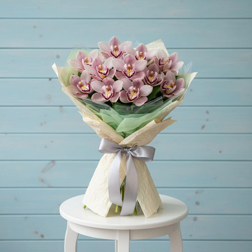 Букет цветов из: Орхидеи и Розы в Караваево Костромской области