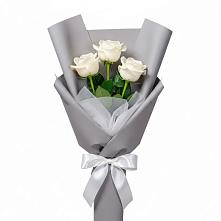 Букет 3 белые розы в Караваево Костромской области