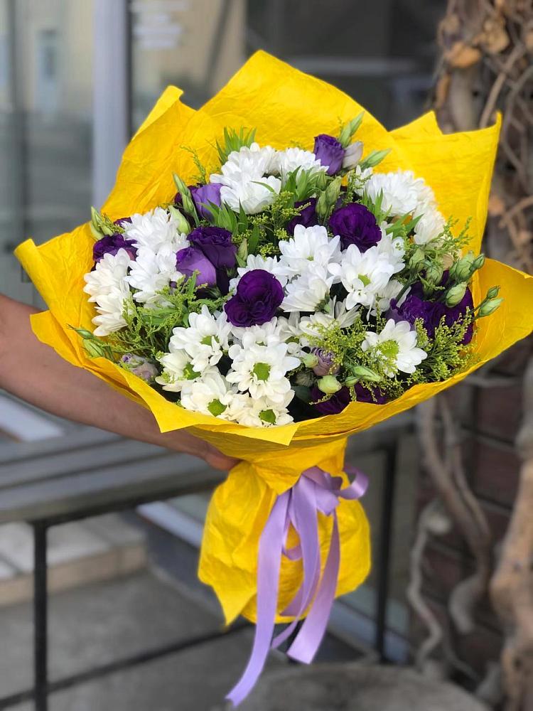 Букет цветов из: Ирисы, Хризантемы и Ромашки в Караваево Костромской области