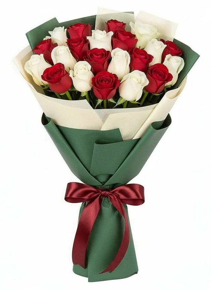 Букет Микс из красных и белых роз в Караваево Костромской области