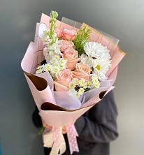 Букет цветов из:  Хризантемы и Розы в Караваево Костромской области