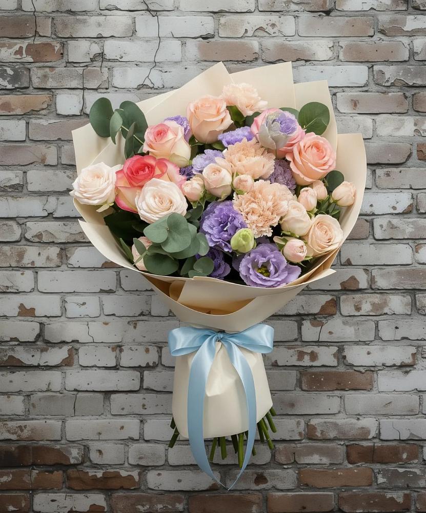 Букет цветов из: Розы, Лизиантусы и Гвоздики в Караваево Костромской области