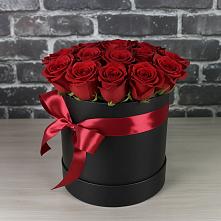 Цветочная композиция из Розы в шляпной коробке в Караваево Костромской области