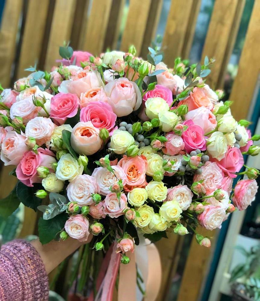 Букет цветов из: Розы в Караваево Костромской области