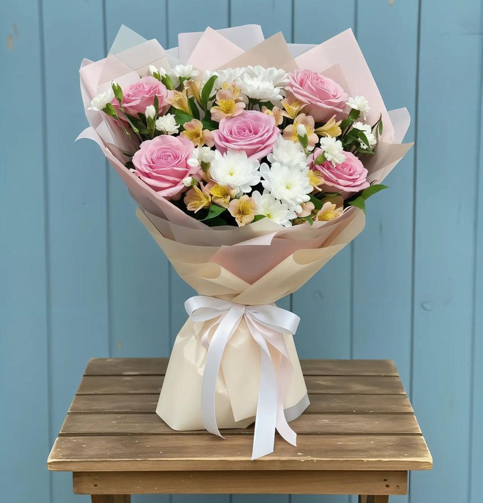 Букет цветов из: Гвоздики, Орхидеи и Розы в Караваево Костромской области