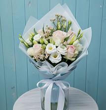 Букет цветов из:  Розы и Лизиантусы в Караваево Костромской области