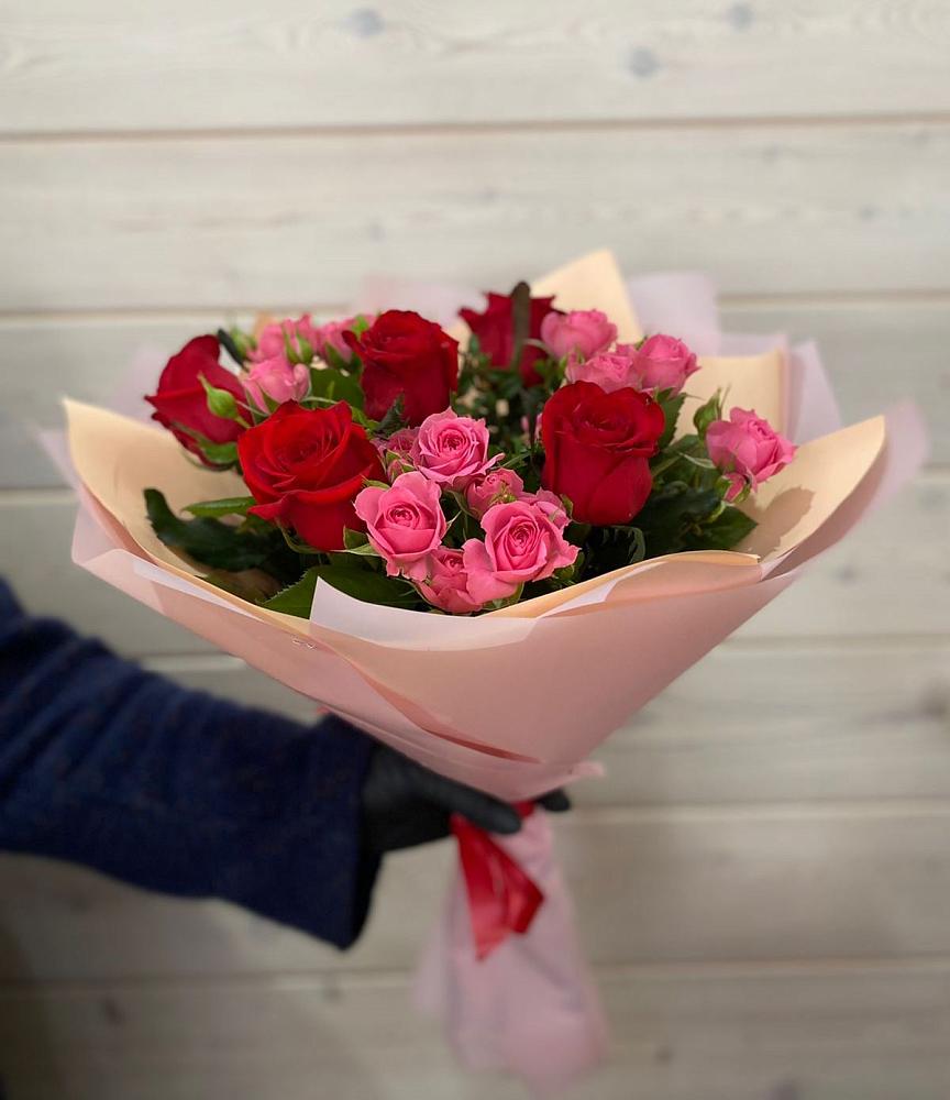 Букет цветов из: Розы в Караваево Костромской области