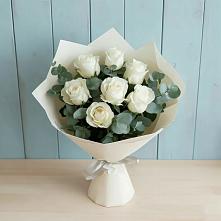 Букет Белые розы в Эвкалипте в Караваево Костромской области