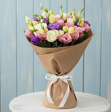 Букет цветов из:  Лизиантусы в Караваево Костромской области