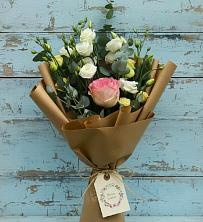 Букет цветов из:  Розы и Лизиантусы в Караваево Костромской области