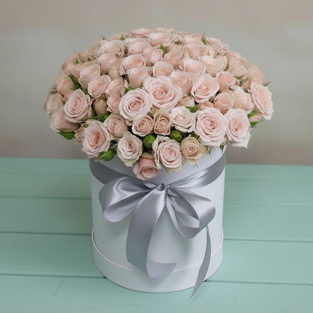 Цветочная композиция из Розы в шляпной коробке в Караваево Костромской области