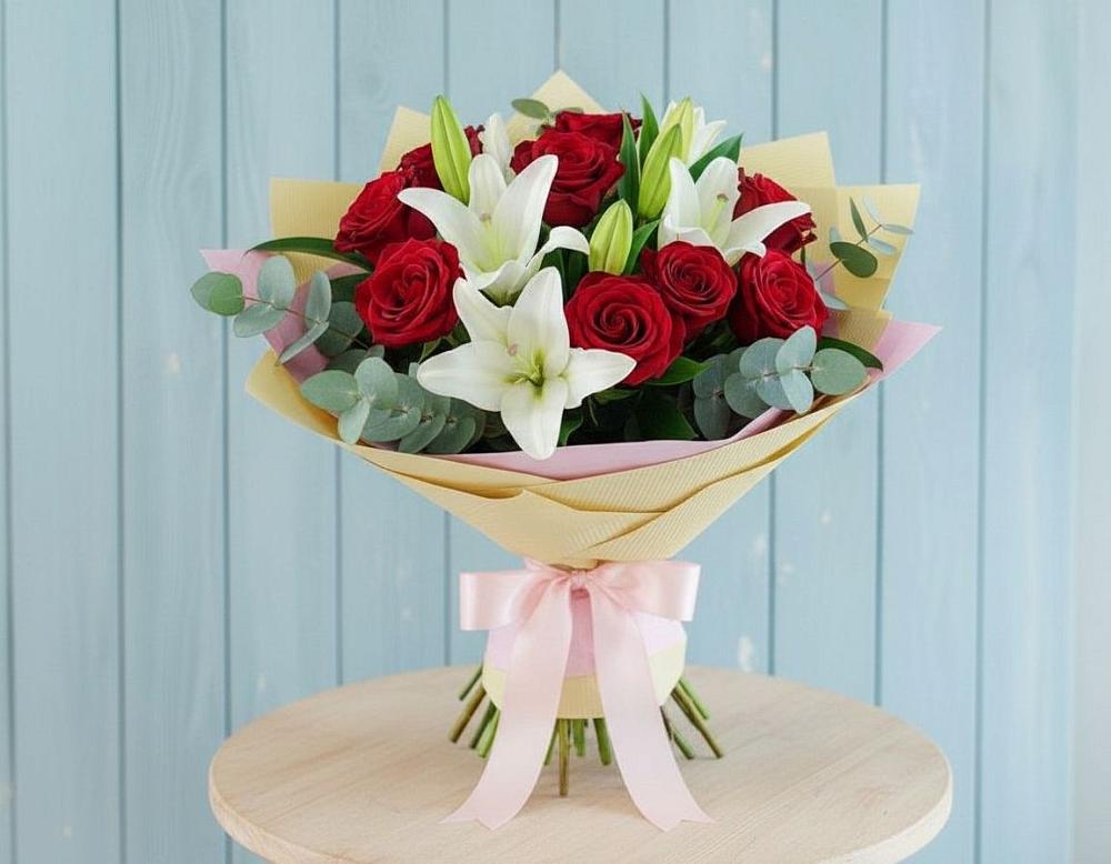 Букет цветов из: Лилии и Розы в Караваево Костромской области